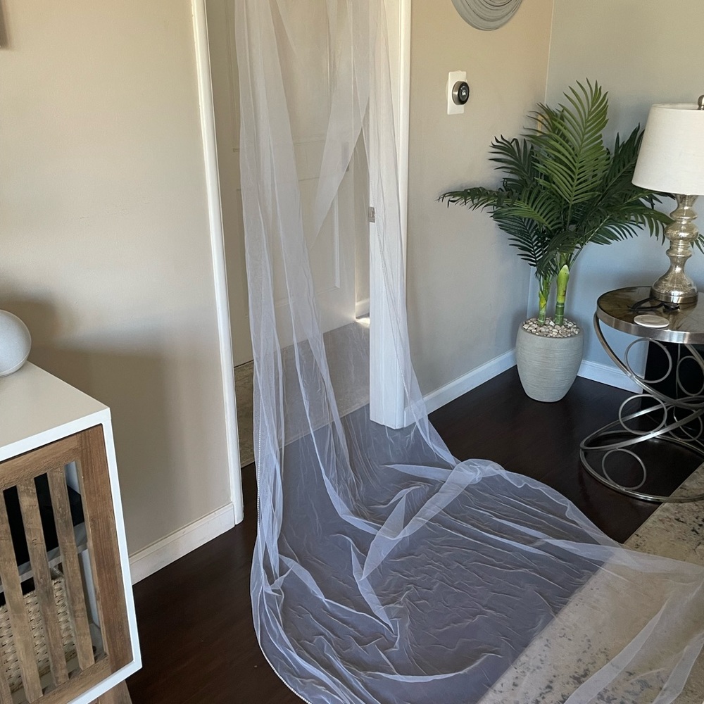 9cm long wedding veil with rhinestone trimming